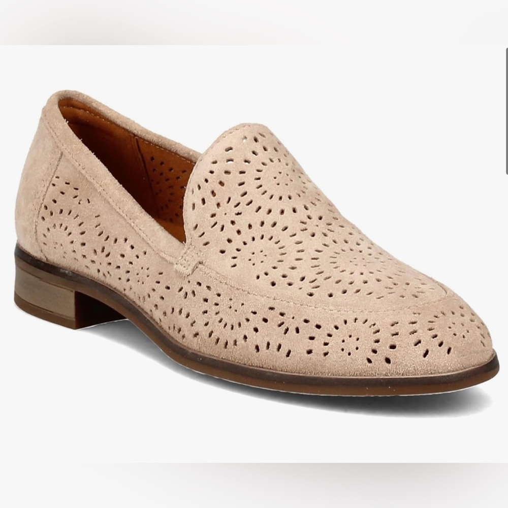 Clarks Beige Perforated Trish calla Loafers, leather 8.5 women’s loafers